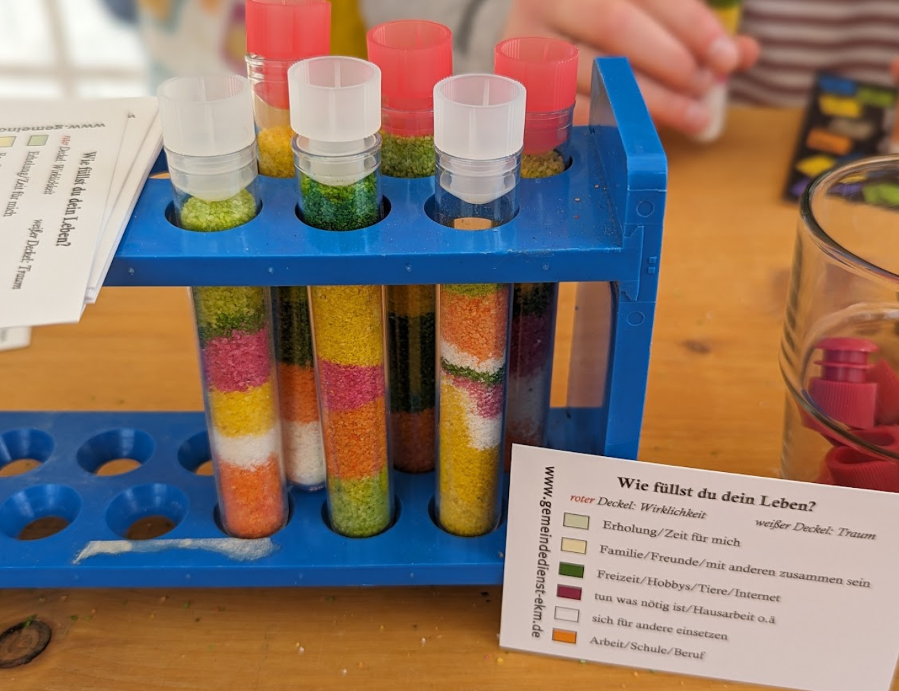 Laborröhrchen mit bunten Farben